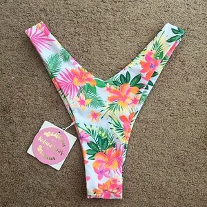 Y-cut high leg bikini bottom